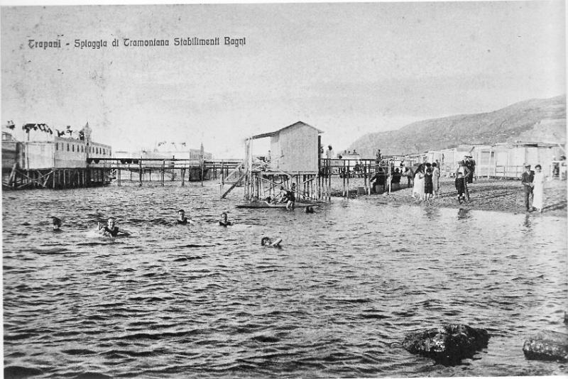 Vecchia Trapani 186 - Trapani - Spiaggia di tramontana Stabilimenti bagni.jpg